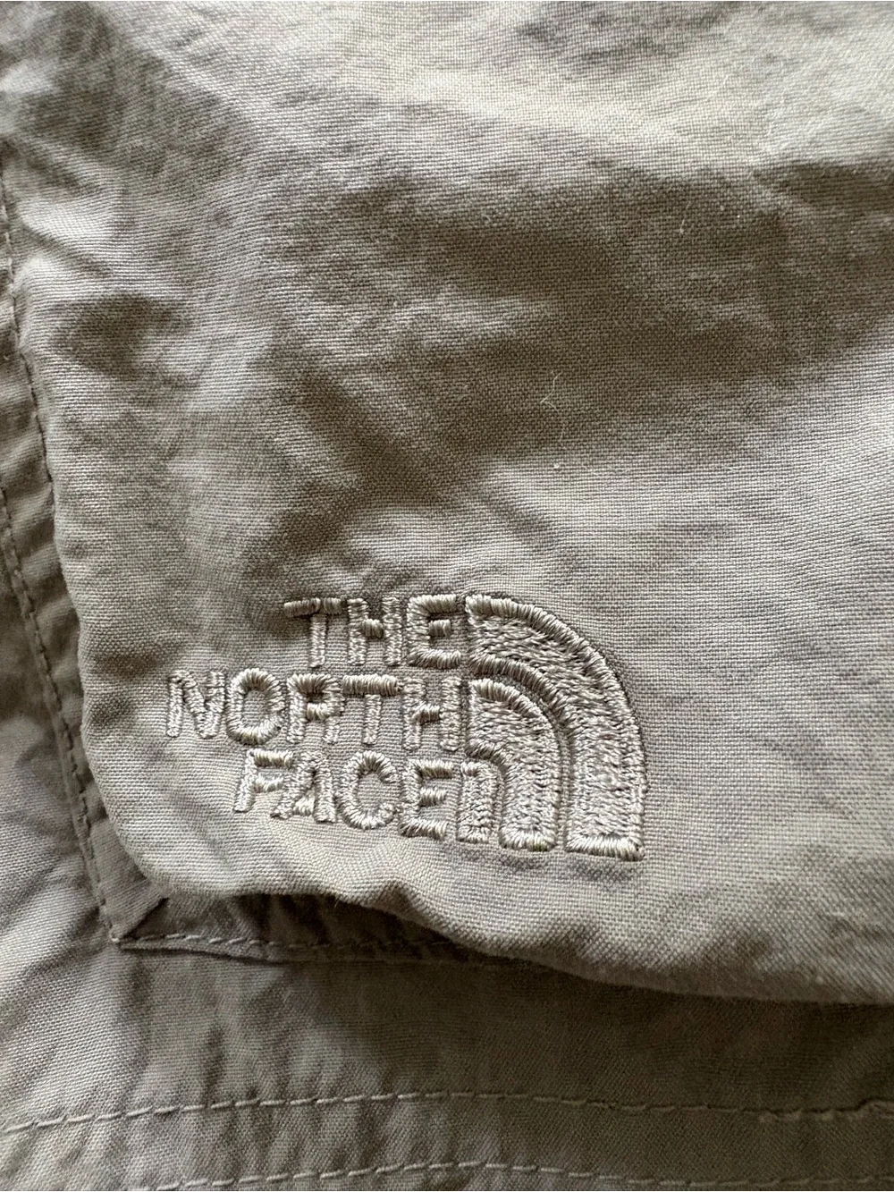 The North Face Cargo Shorts 100% Nylon Sz M Ins 9.5”Stowable Hike Climb Gorpcore